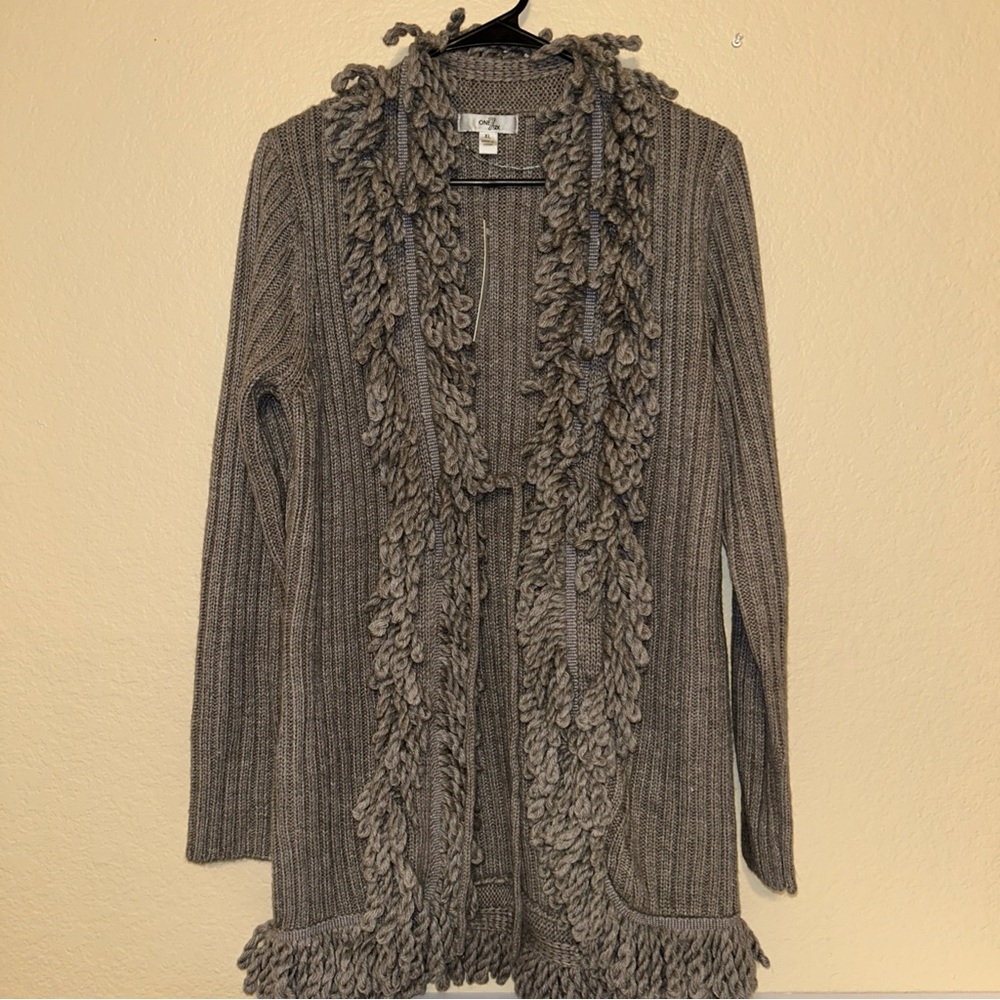 One7Six Womens Size XL X-Large Grey Shaggy Open Front Knit Cardigan